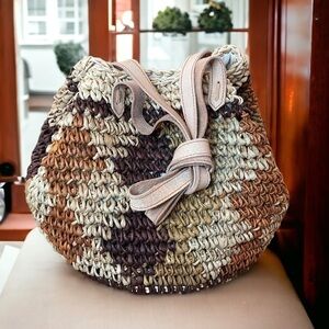 Handcrafted Woven Straw Basket Resort Beach Style Bucket Bag Leather Strap
